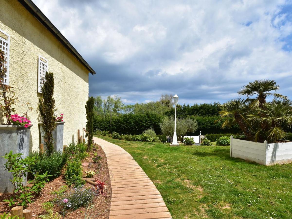 Superb Holiday Home Near The Beach Quinéville Zewnętrze zdjęcie